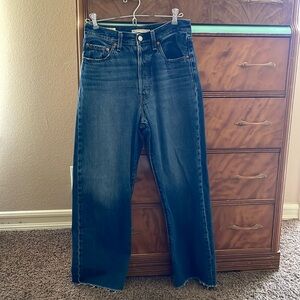 Levi’s Premium Ribcage Straight Ankle Size 27
